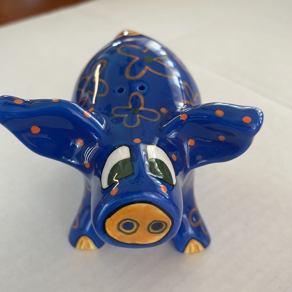 Salt & Pepper Shakers - Picture 3 of 6